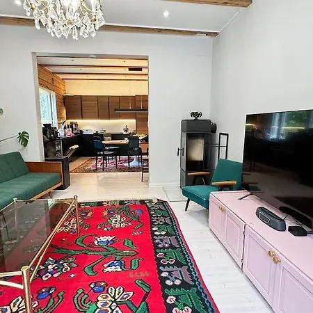Maalaistalo Mukavuuksilla Villa