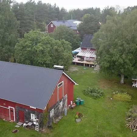 Maalaistalo Mukavuuksilla Villa